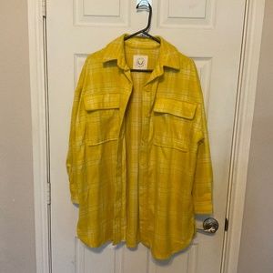 Beautiful yellow shacket.